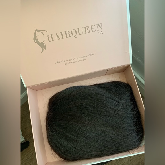 NEW Hair Queen LA 1B Black/Dark Brown Dama Straight with Bangs Lace Wig, 30 in. - Picture 3 of 3
